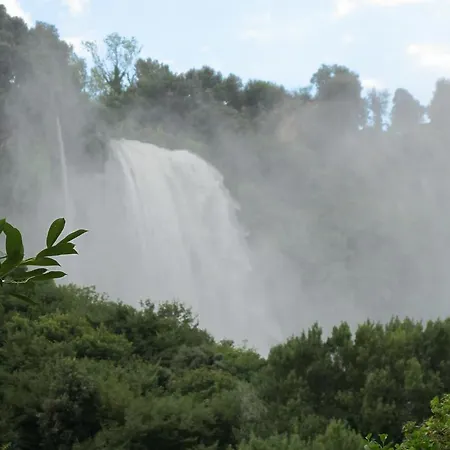 Umbria Volo Country